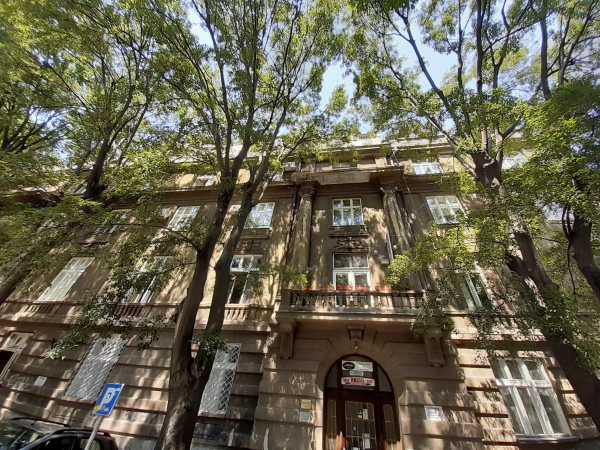 Downtown Apartment In Walk Zone With 3 Bedrooms And Garage Novi Sad Exterior foto