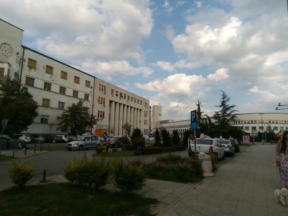 Downtown Apartment In Walk Zone With 3 Bedrooms And Garage Novi Sad Exterior foto
